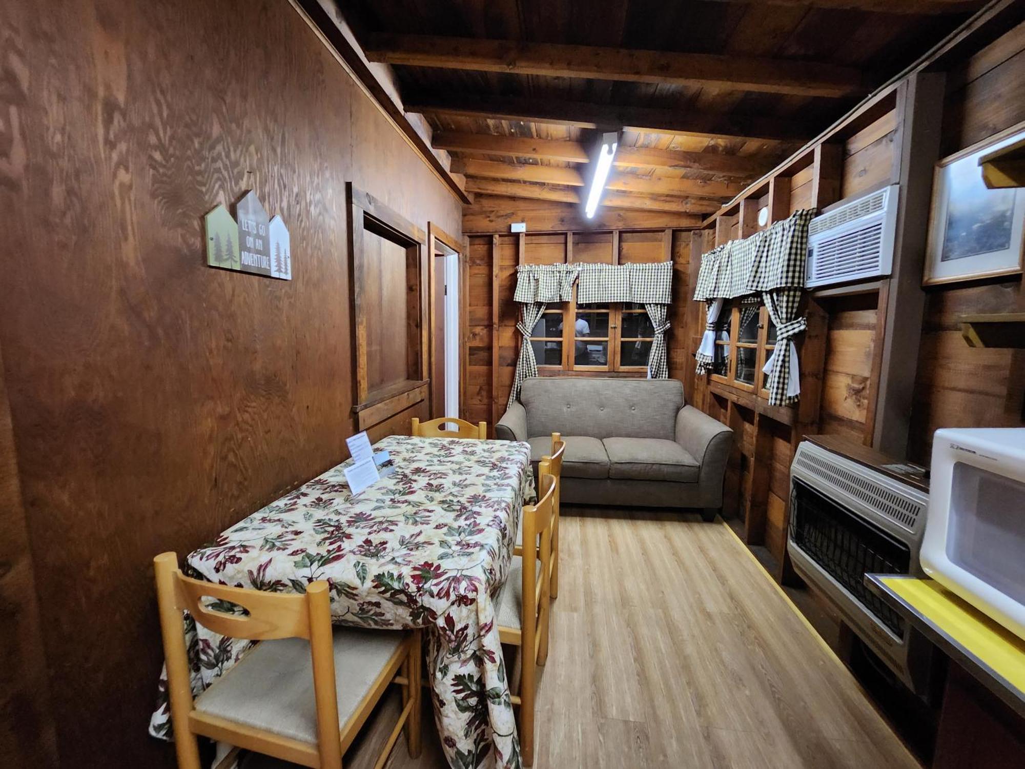 Moreno'S Adirondack Cabins Саранак-Лейк Екстер'єр фото